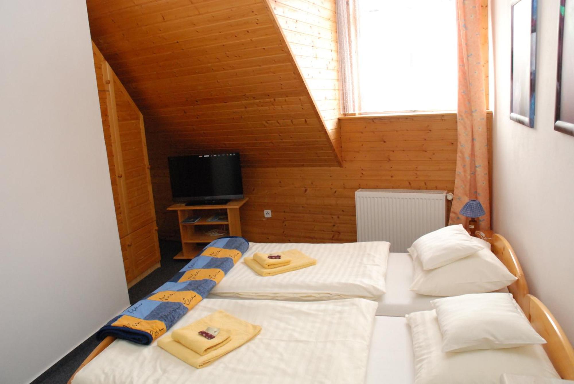 Hotel U Ruze Slavonice Esterno foto