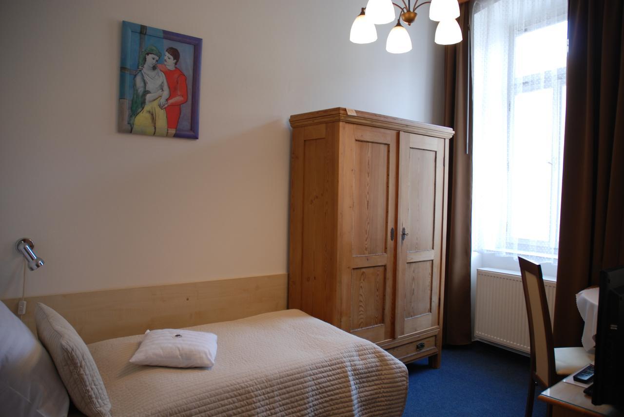 Hotel U Ruze Slavonice Esterno foto